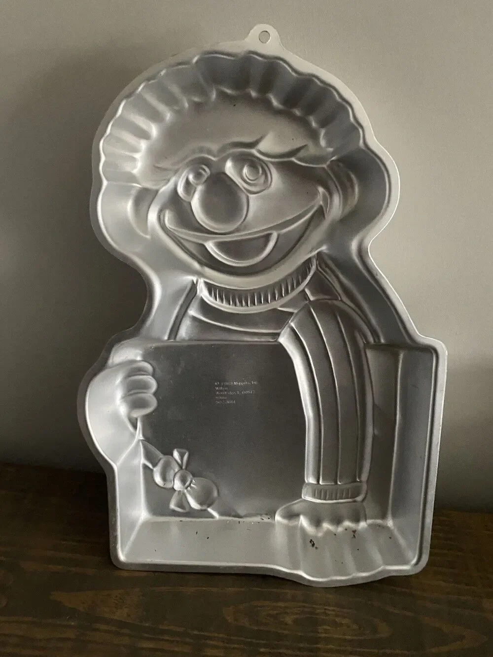 ERNIE SHAPED CAKE PAN 1983 WILTON 2105-3173 with instructions